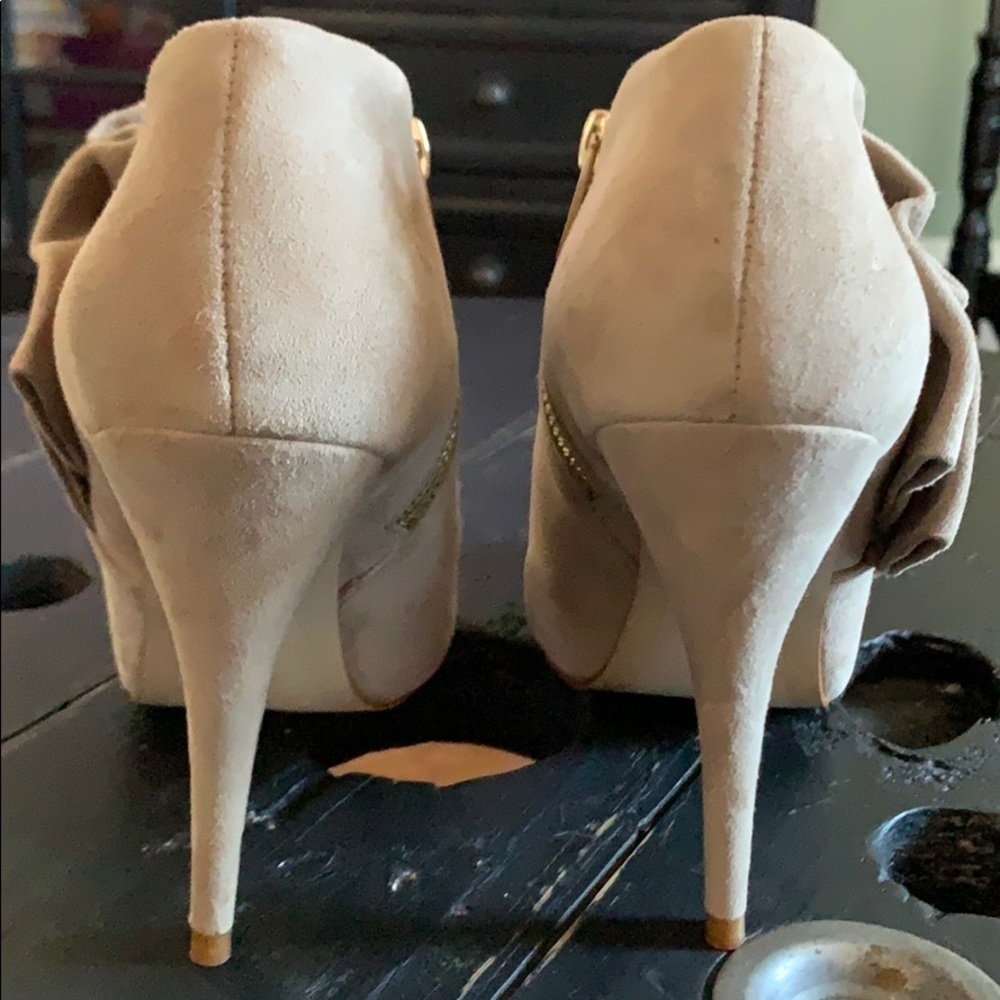 Zara WOMAN Tan Suede Ruffle Booties - Picture 7 of 15